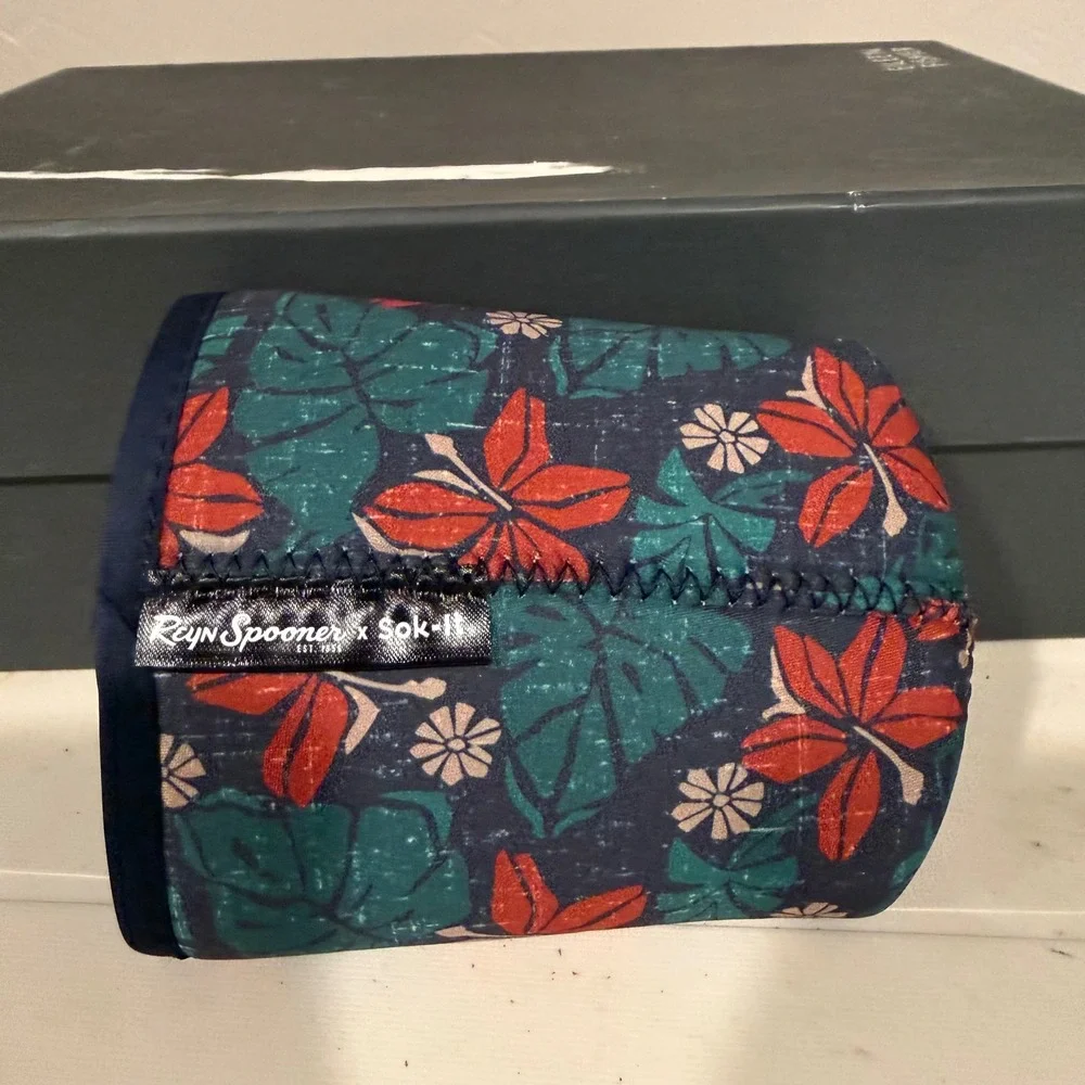 Reyn Spooner‎ x Sok-it Cup Sleeve Unisex 22-28oz Navy Tropical Floral Excellent